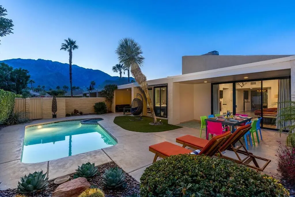 The Sunset House Pool & Spa Palm Springs